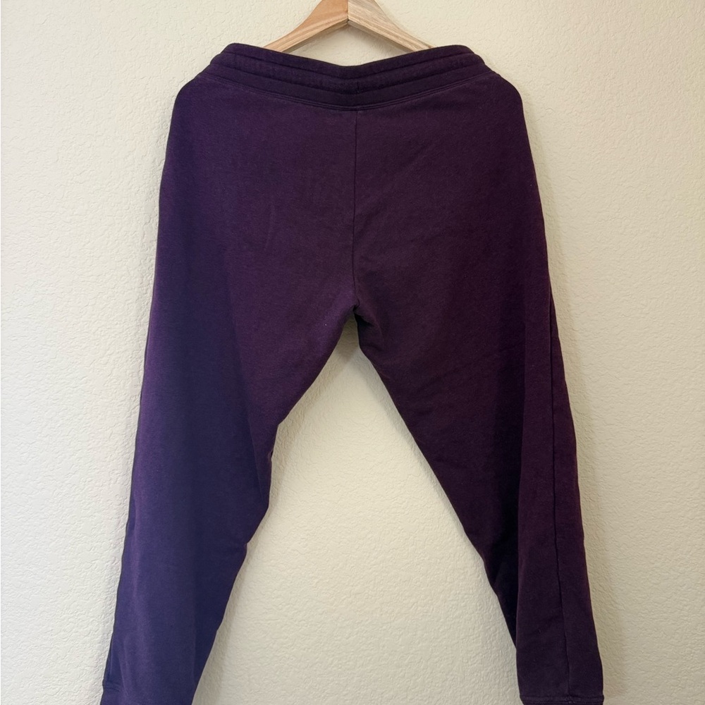 32 Degrees jogger set.
Deep Purple Sweat Suit (Hoodie & Joggers) - Picture 6 of 6
